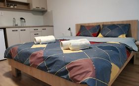 Snegar Apartments